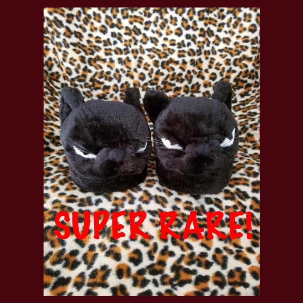 RARE Vintage Emily The Strange Black Kitty Cat Furry Plush Slippers NOS M 7/8